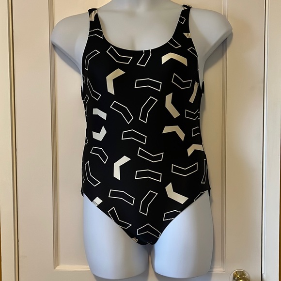 Basic Brat Geometric Print One-Piece Swimsuit - Picture 1 of 7